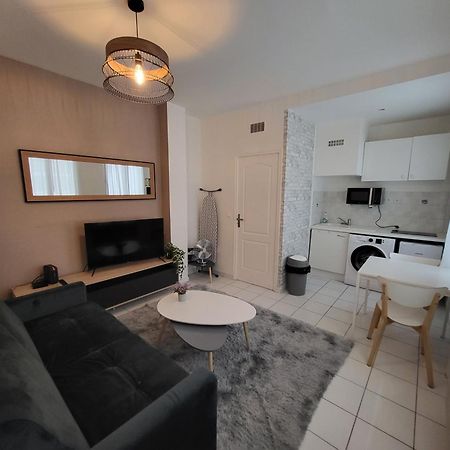 Appartement Spacieux 28M2 Avec Chambre Separee 이씨레물리노 외부 사진