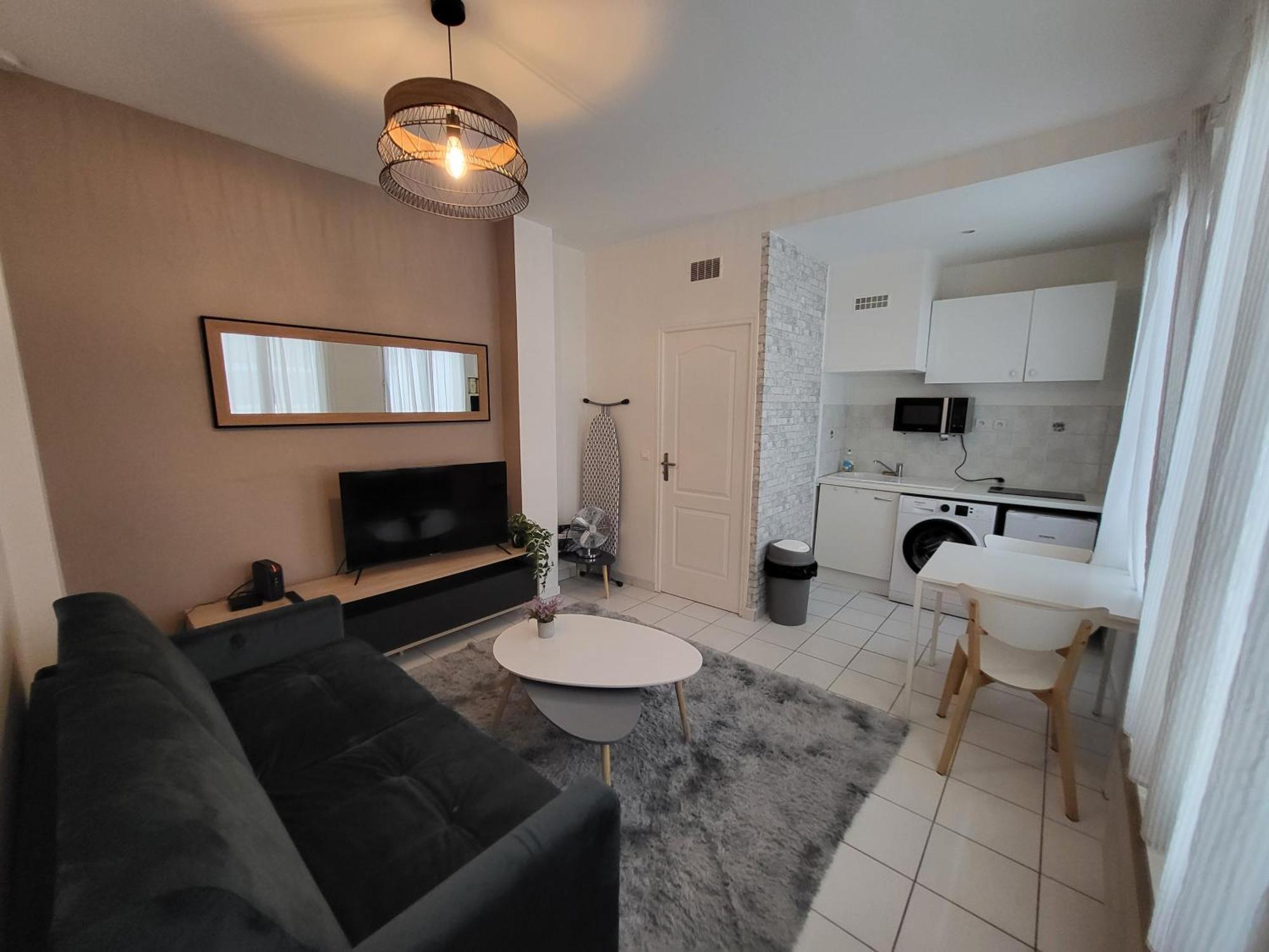 Appartement Spacieux 28M2 Avec Chambre Separee 이씨레물리노 외부 사진